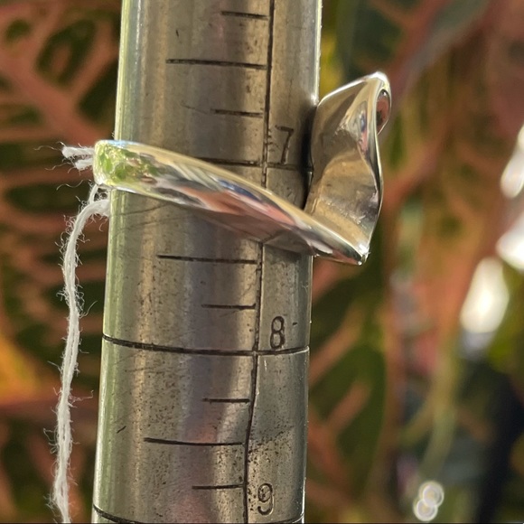 Sterling Silver Ring - Picture 8 of 9